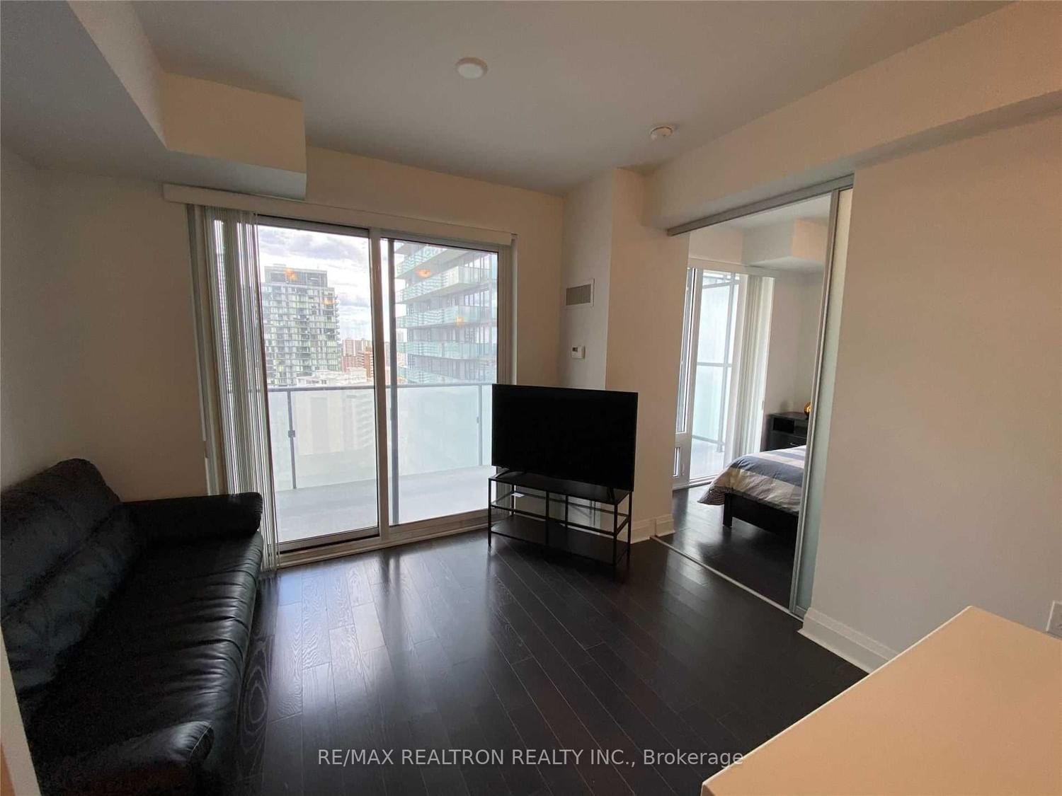 65 St Mary St, unit 2811 for rent - image #5