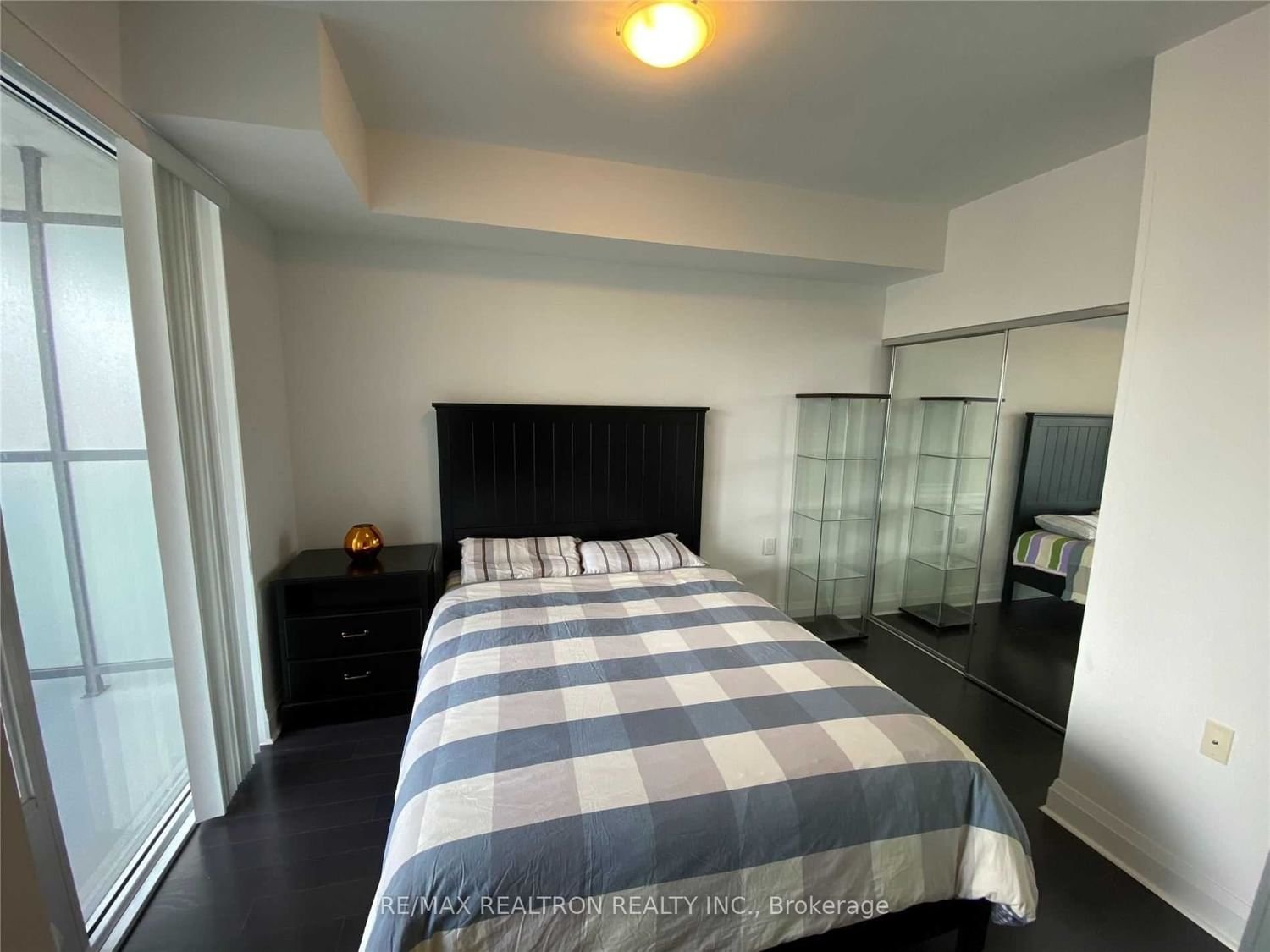 65 St Mary St, unit 2811 for rent - image #6