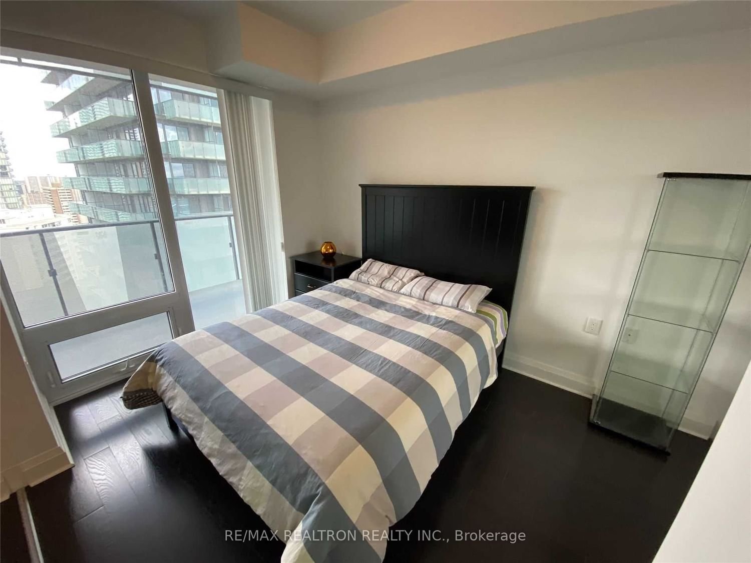 65 St Mary St, unit 2811 for rent - image #7