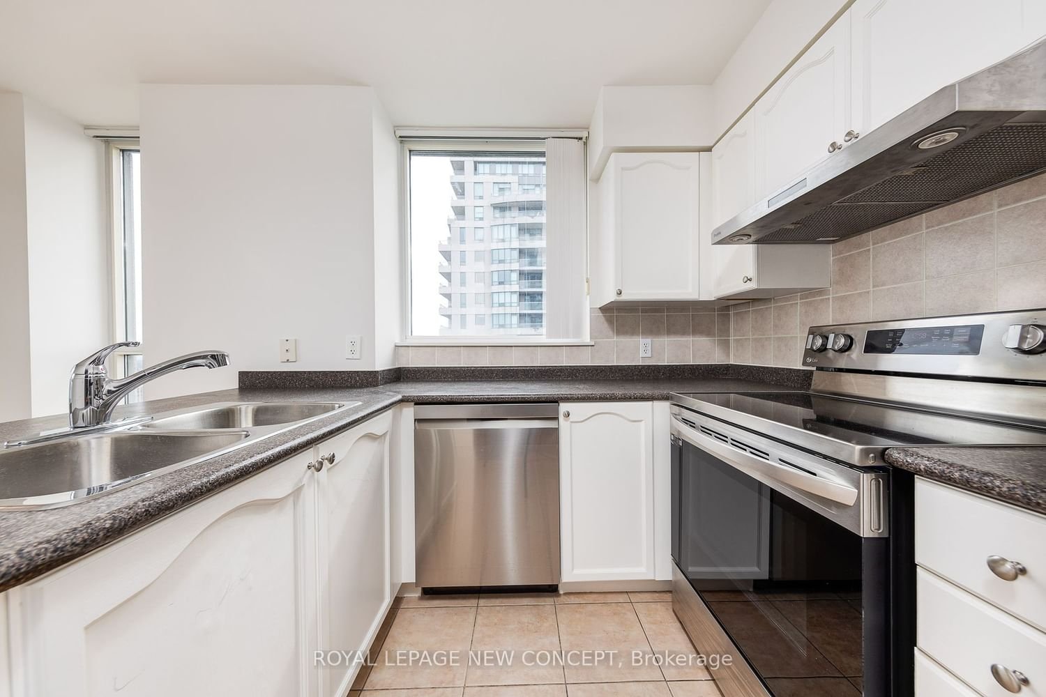 23 Hollywood Ave, unit 3108 for sale - image #10