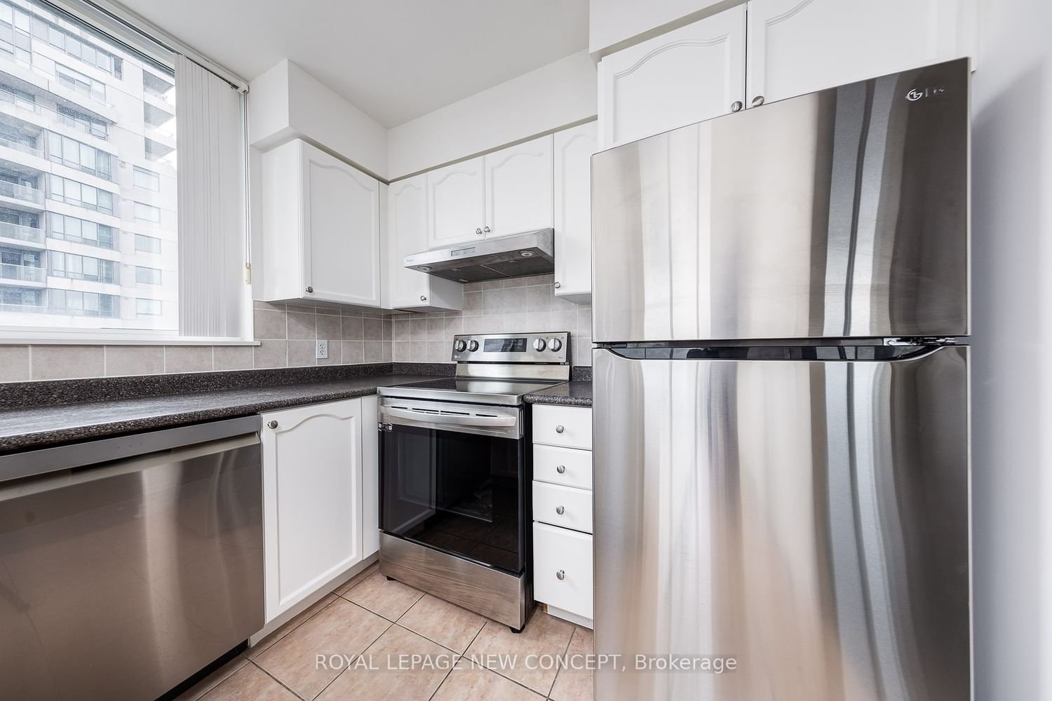 23 Hollywood Ave, unit 3108 for sale - image #11