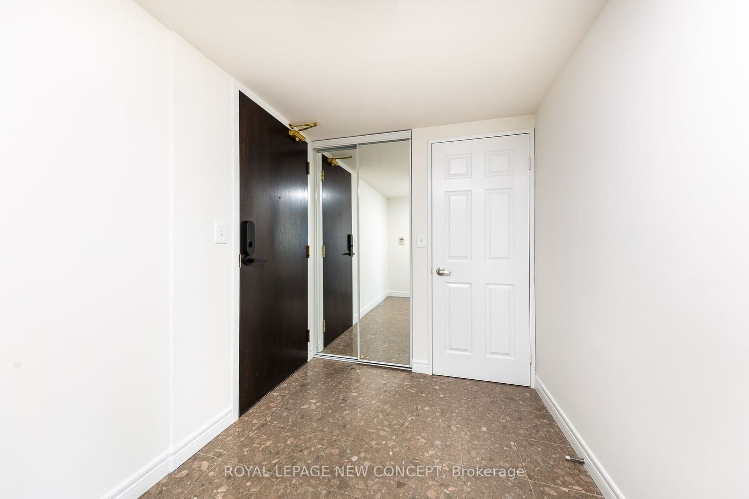 23 Hollywood Ave, unit 3108 for sale - image #2