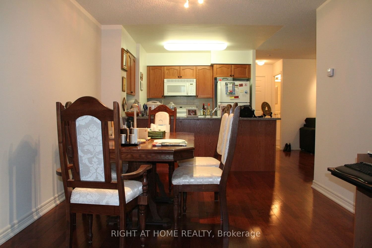 30 Grand Trunk Cres, unit 1515 for rent - image #15
