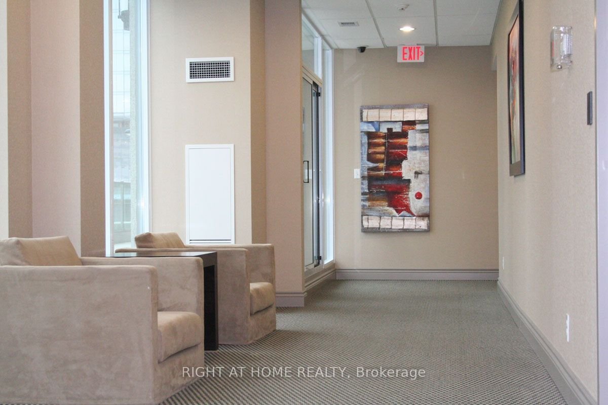 30 Grand Trunk Cres, unit 1515 for rent - image #3
