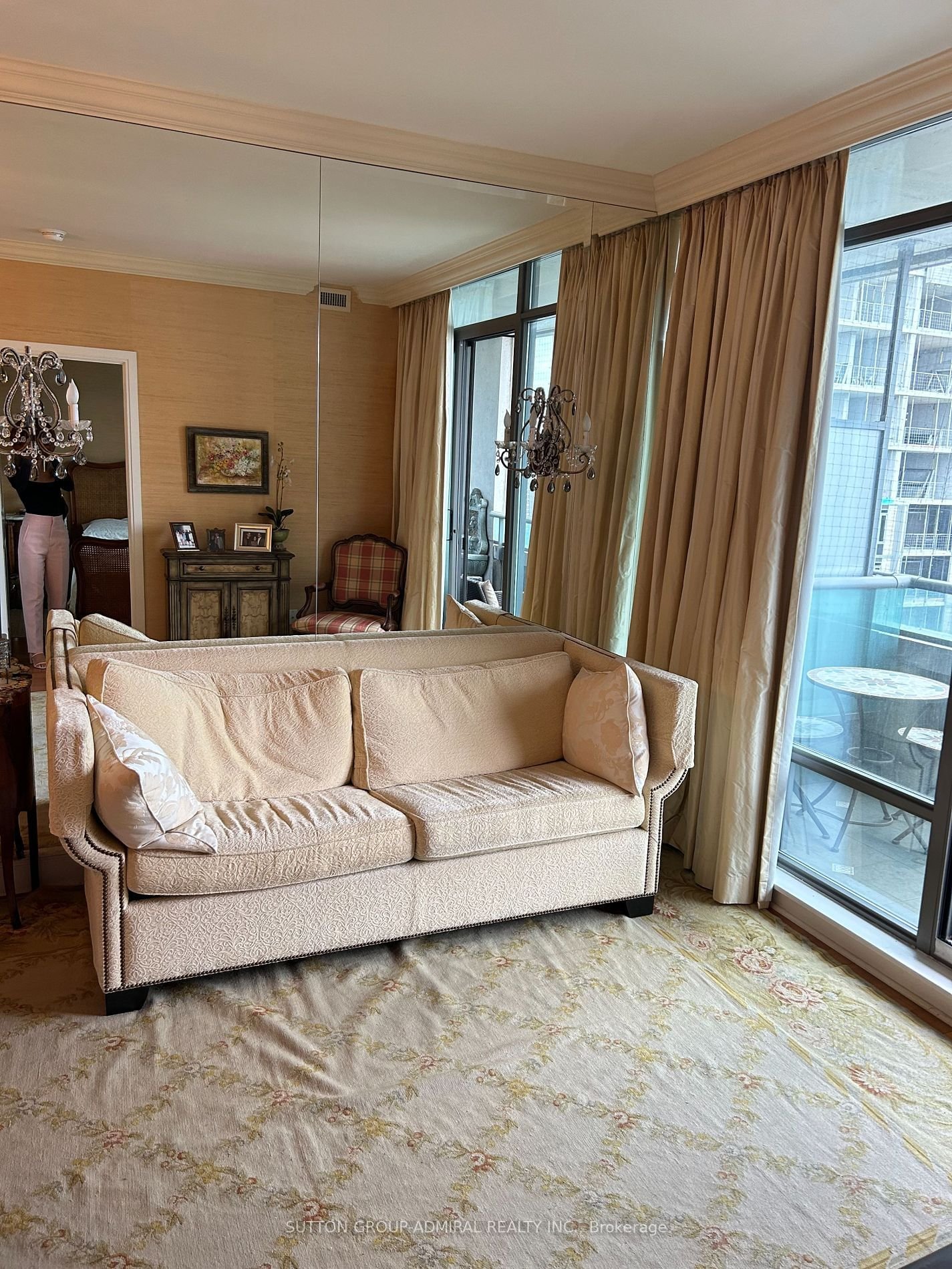 18 Yorkville Ave, unit 2504 for rent - image #8
