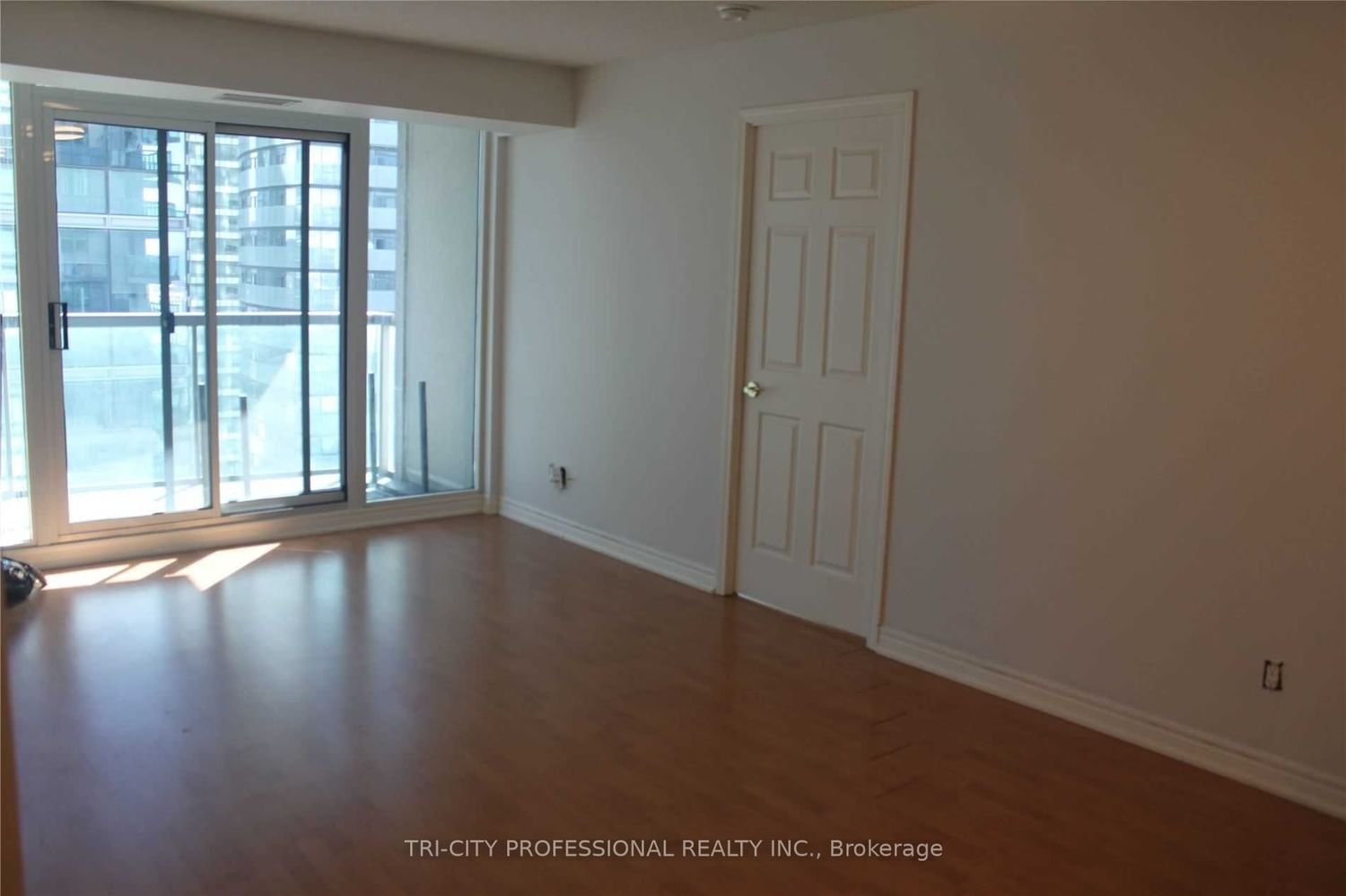 30 Grand Trunk Cres, unit 3509 for rent - image #10