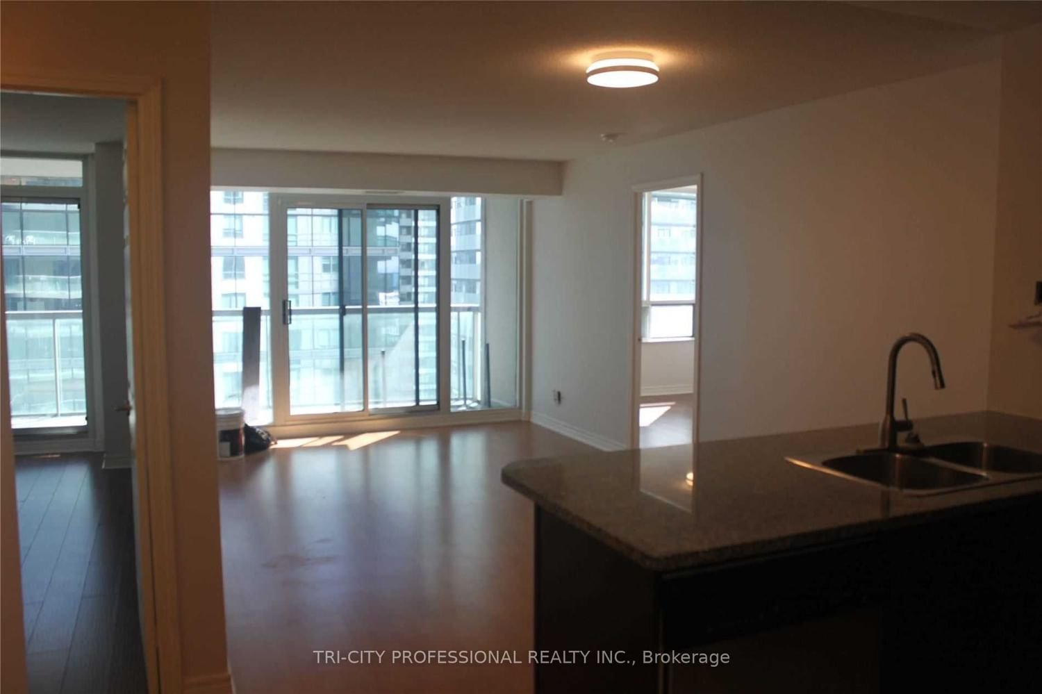 30 Grand Trunk Cres, unit 3509 for rent - image #14