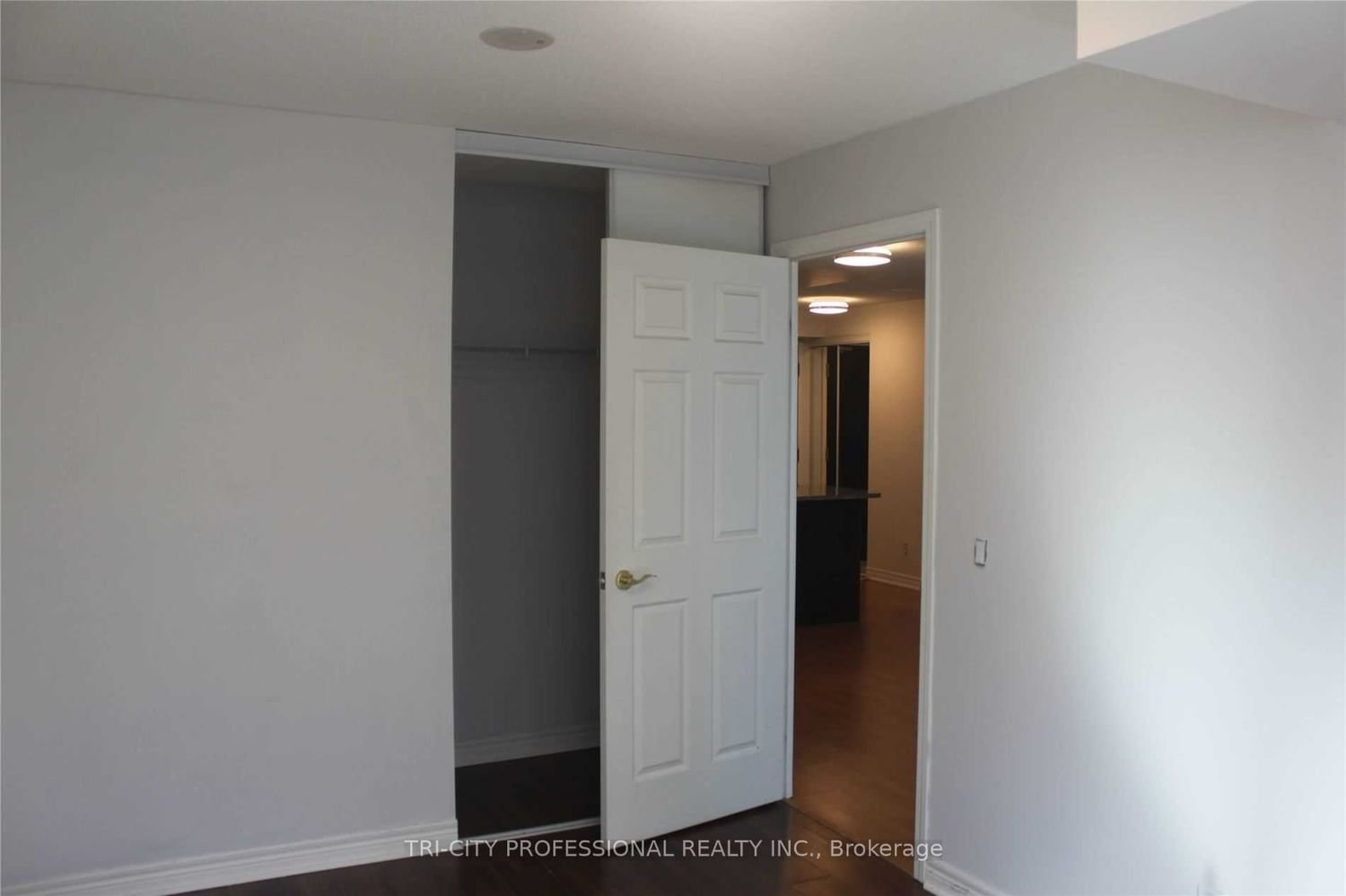30 Grand Trunk Cres, unit 3509 for rent - image #8