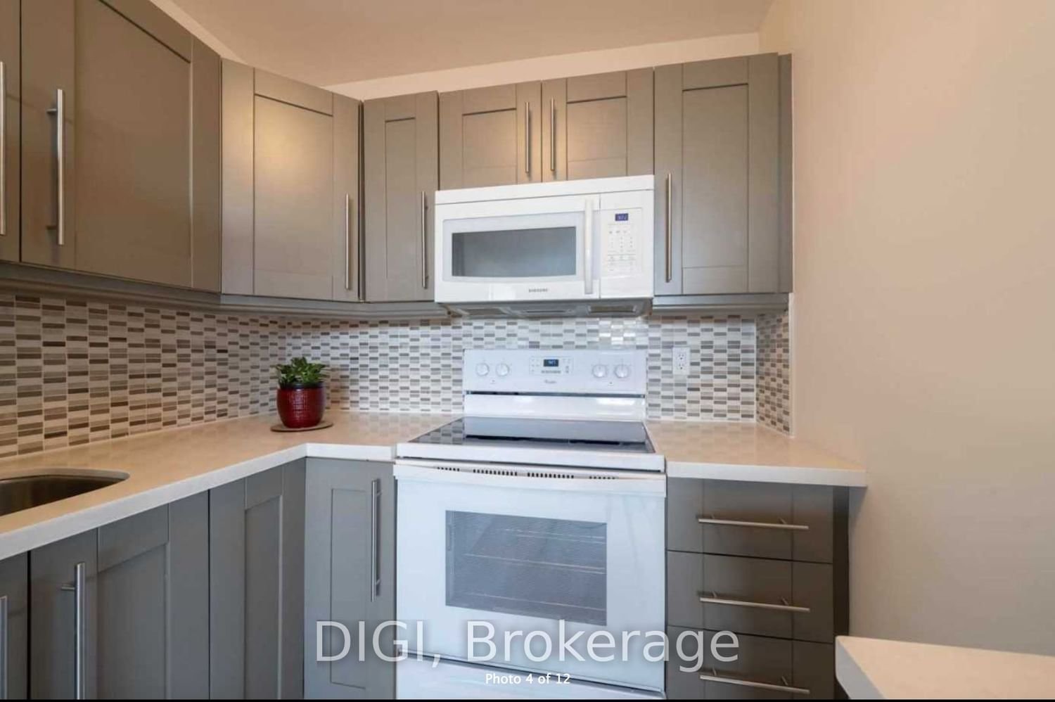 40 Homewood Ave, unit 1810 for rent - image #4