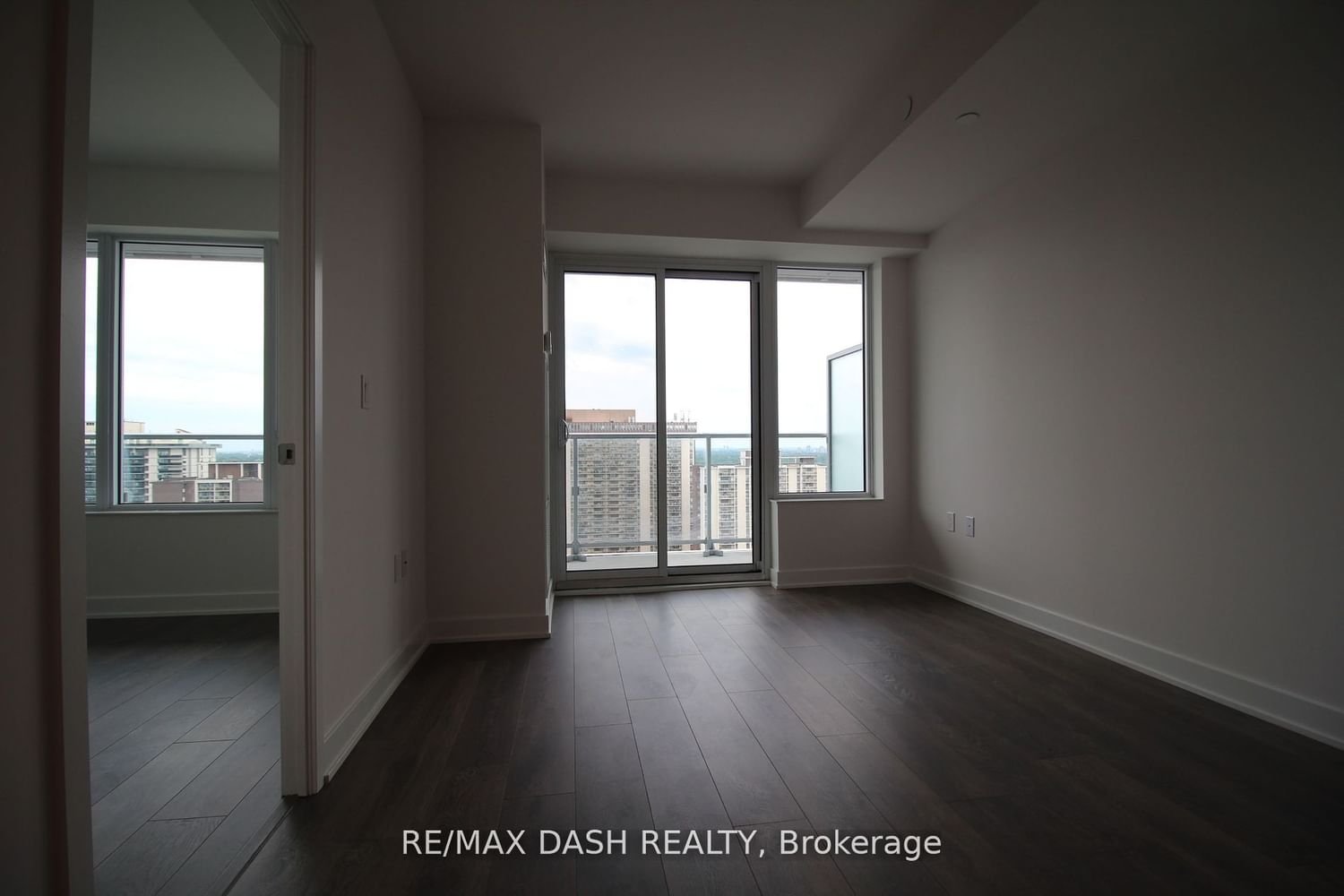 99 Broadway Ave, unit 2502 for rent - image #10