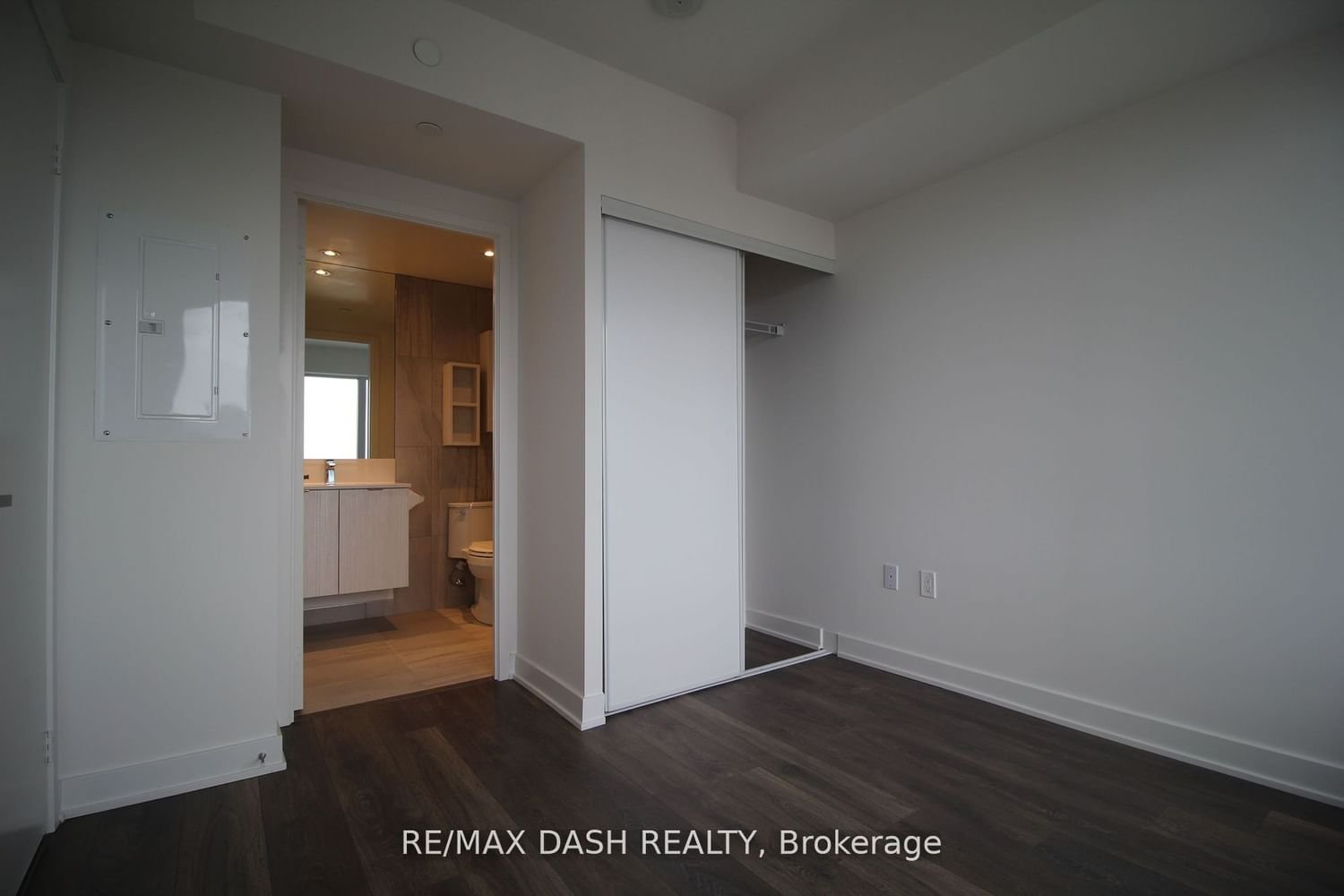99 Broadway Ave, unit 2502 for rent - image #8