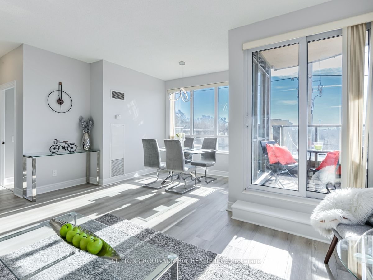 1 Clairtrell Rd, unit 309 for sale - image #2