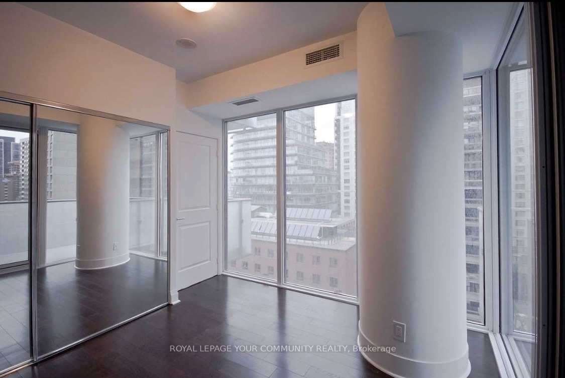 65 St Mary St, unit 809 for rent - image #5