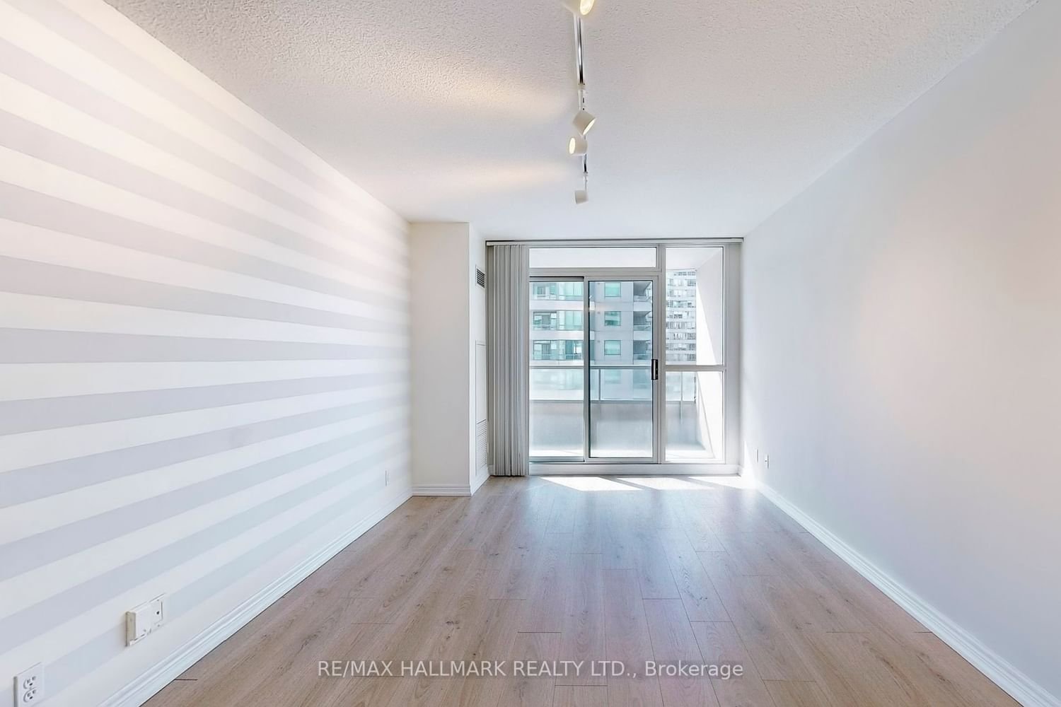 23 Hollywood Ave, unit 1809 for rent - image #13