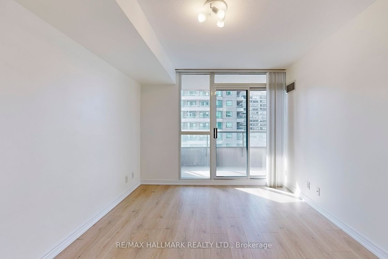 23 Hollywood Ave, unit 1809 for rent - image #21