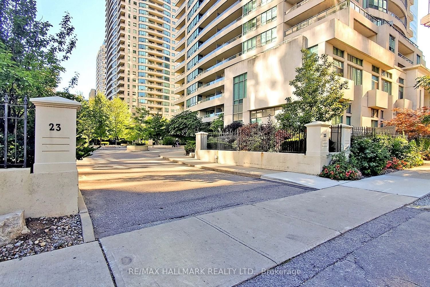 23 Hollywood Ave, unit 1809 for rent - image #3