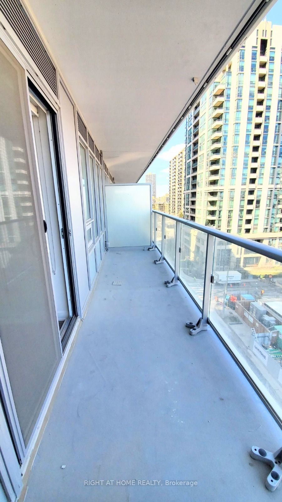 99 Broadway Ave, unit 701 for rent - image #10