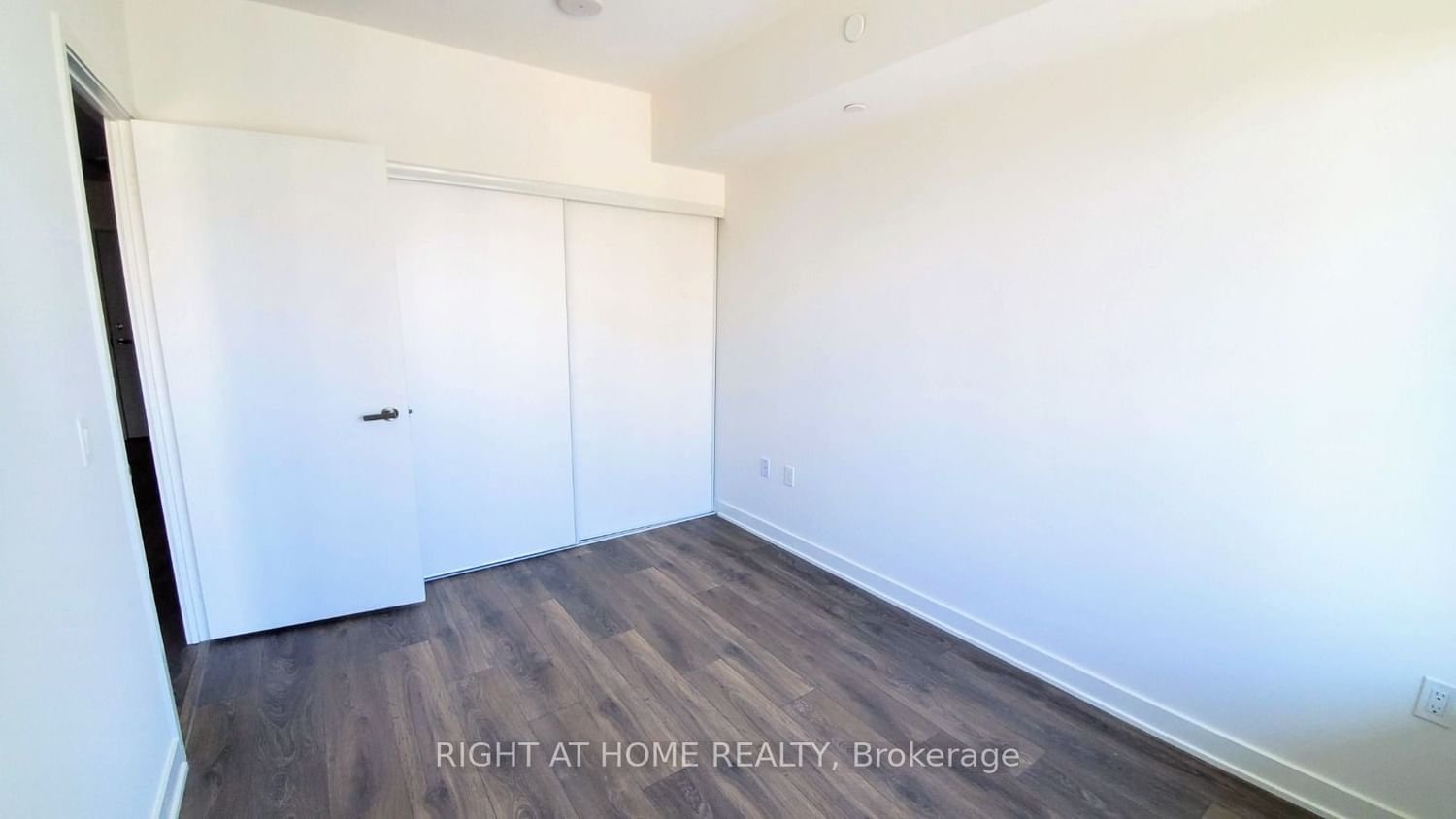 99 Broadway Ave, unit 701 for rent - image #6