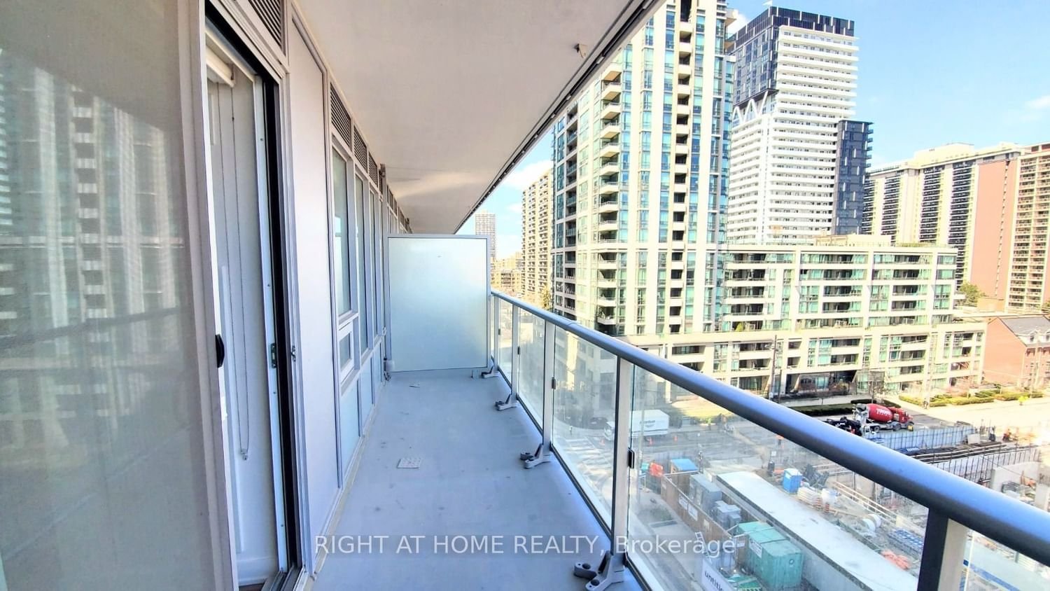 99 Broadway Ave, unit 701 for rent - image #9