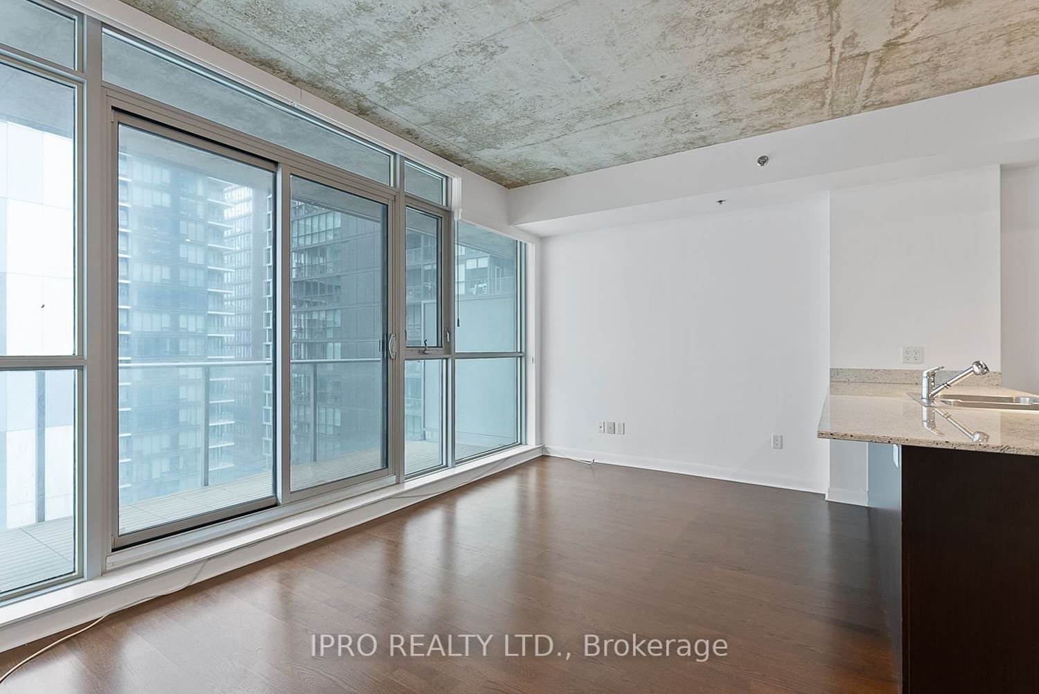 375 King St W, unit 1805 for rent - image #17