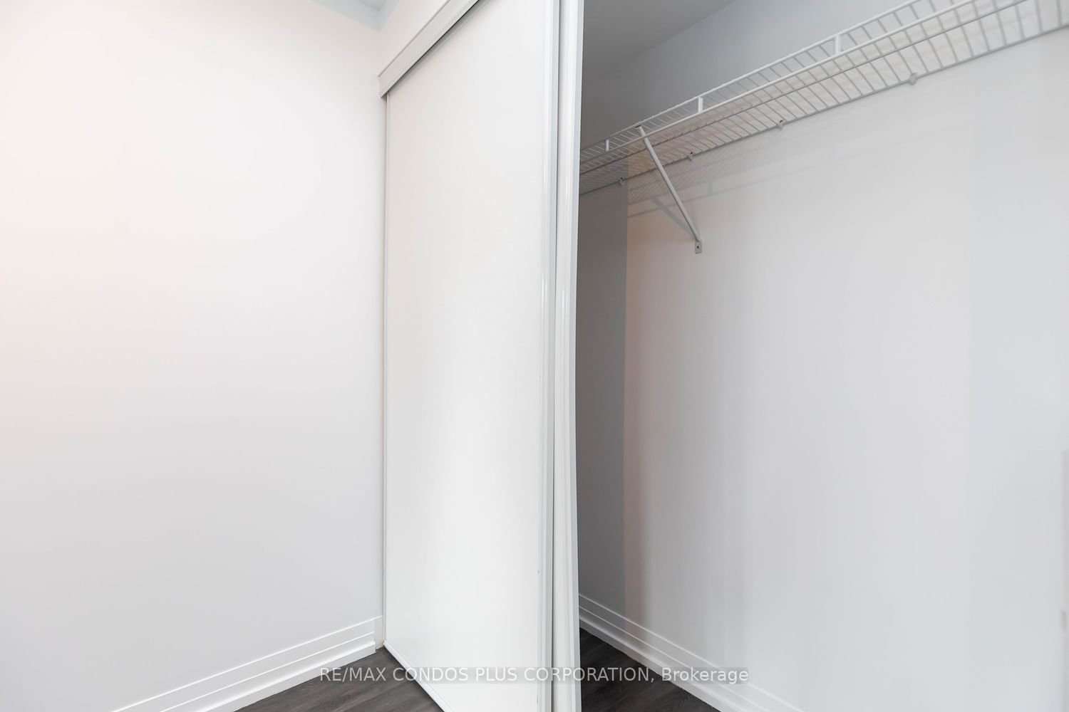 251 Jarvis St, unit 728 for rent - image #13
