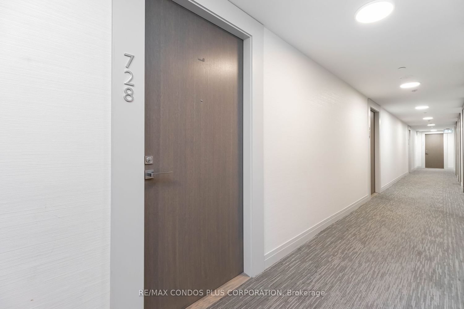 251 Jarvis St, unit 728 for rent - image #2