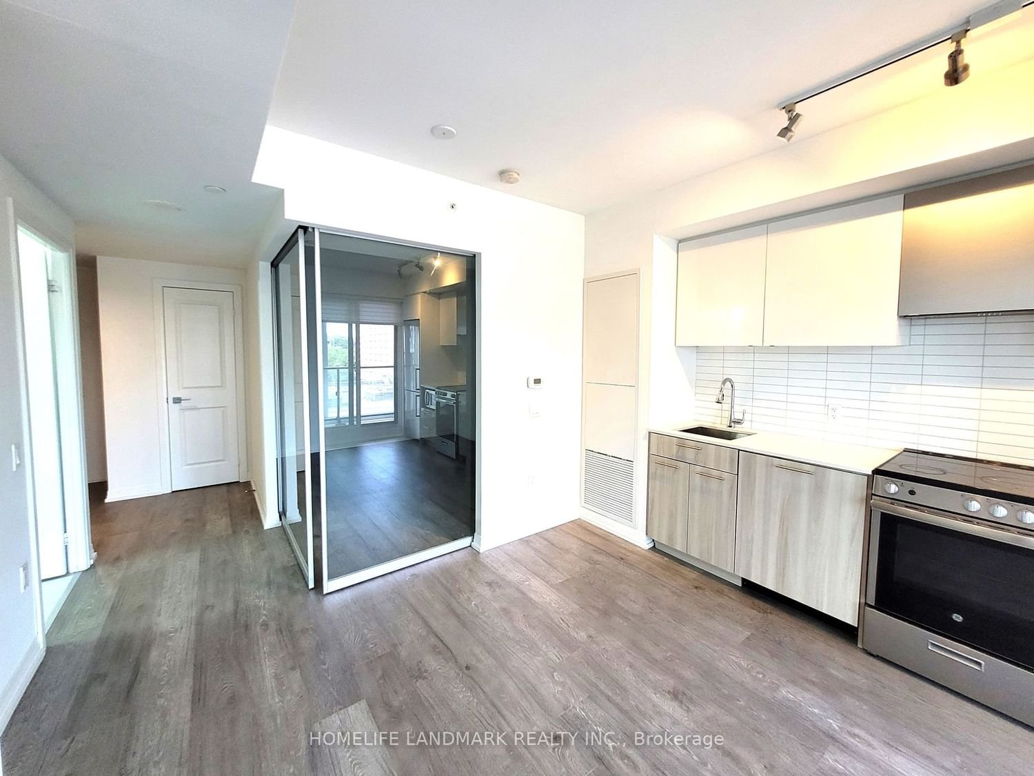 251 Jarvis St, unit 513 for rent - image #17