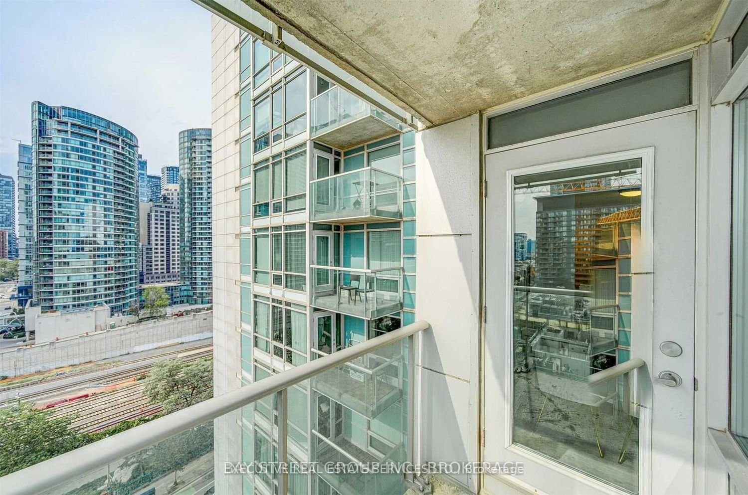 81 Navy Wharf Crt, unit 1208 for rent - image #26