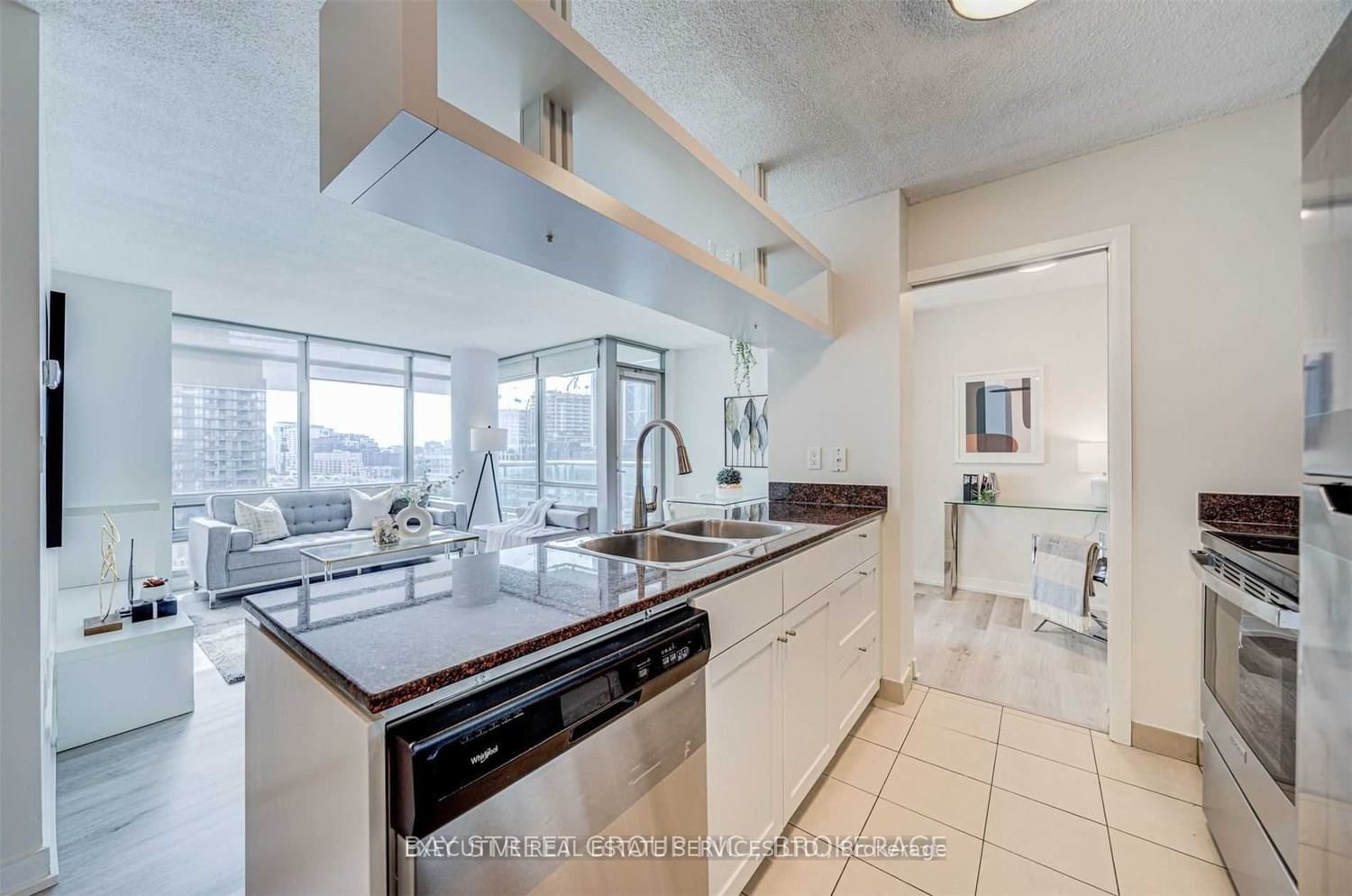 81 Navy Wharf Crt, unit 1208 for rent - image #7