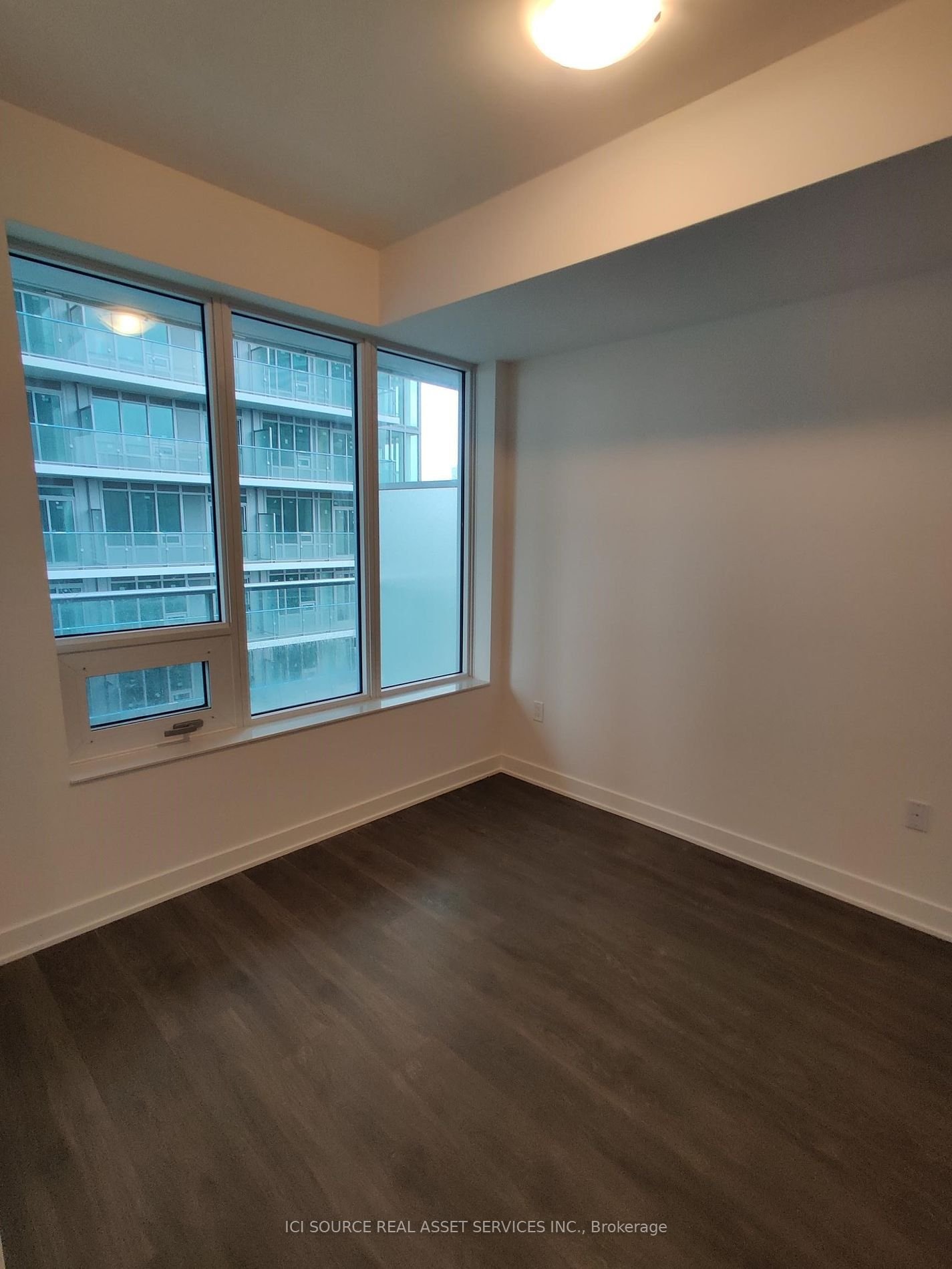 99 Broadway Ave, unit 1808 for rent - image #4
