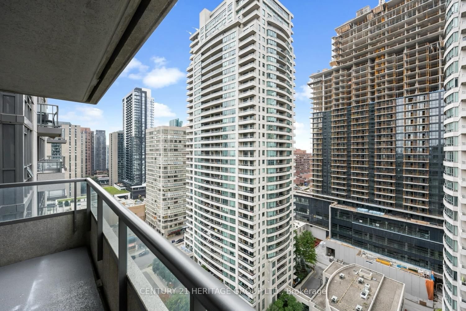 35 Hollywood Ave, unit 2212 for rent - image #10