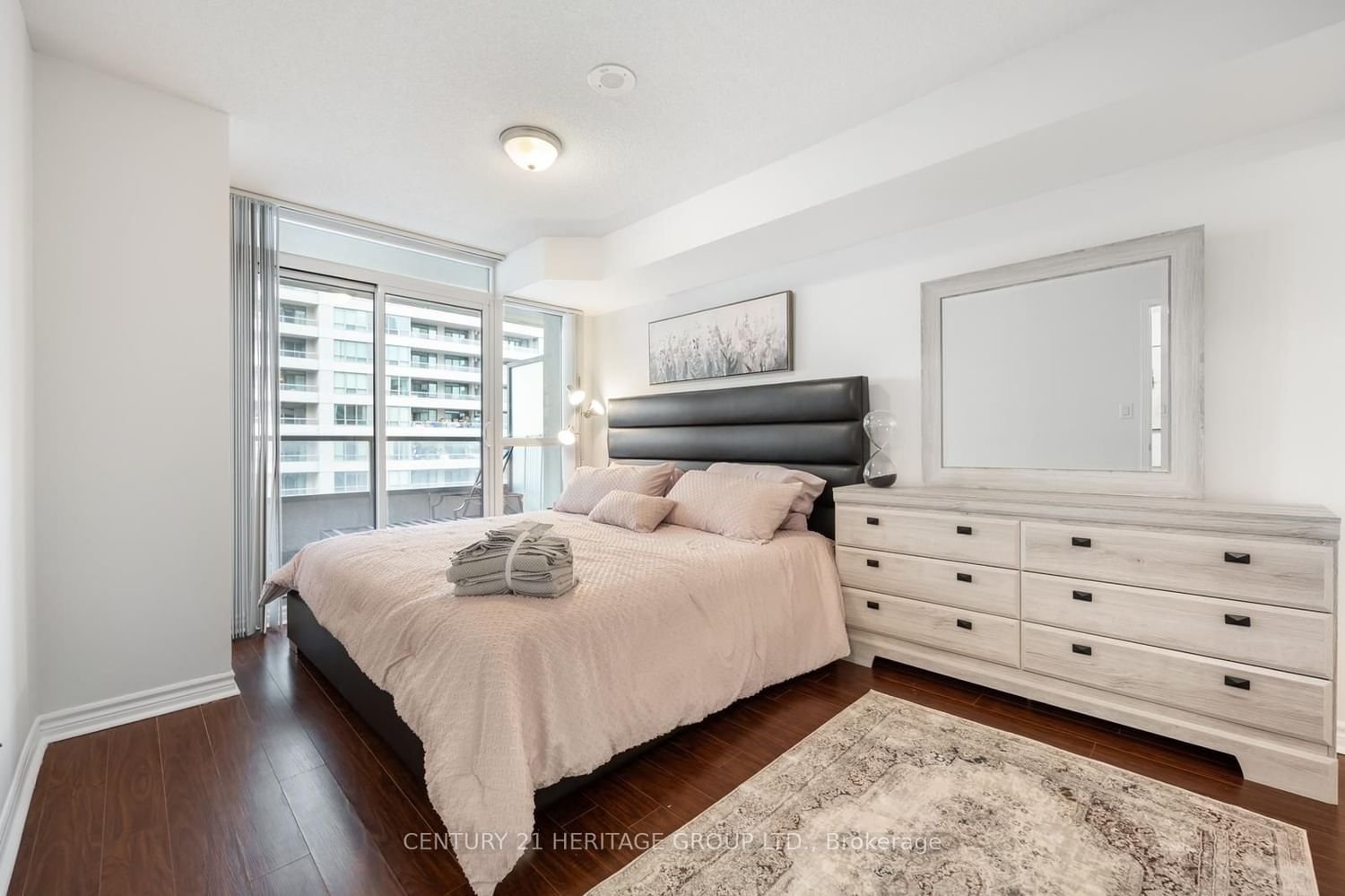 35 Hollywood Ave, unit 2212 for rent - image #8