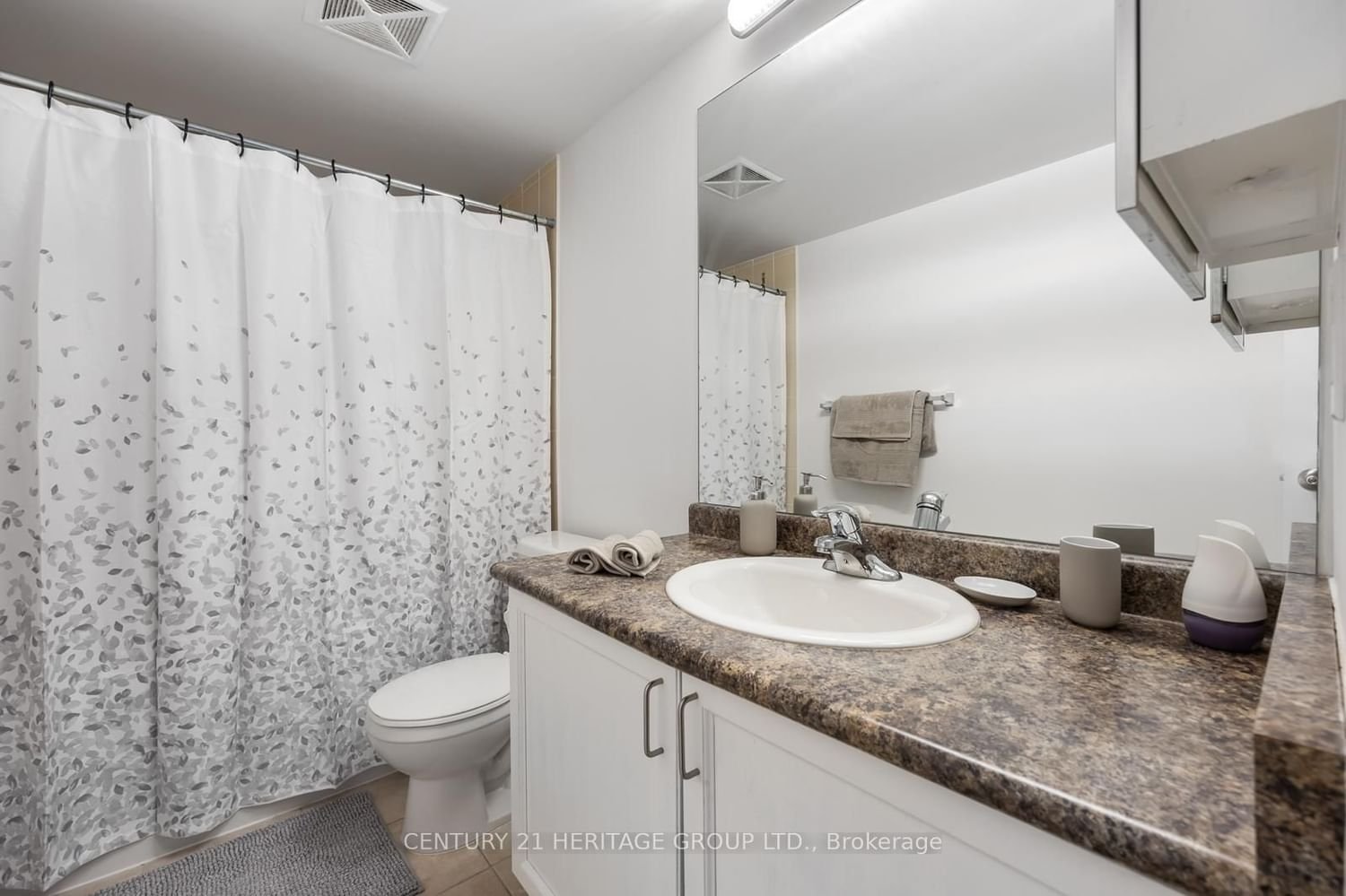 35 Hollywood Ave, unit 2212 for rent - image #9
