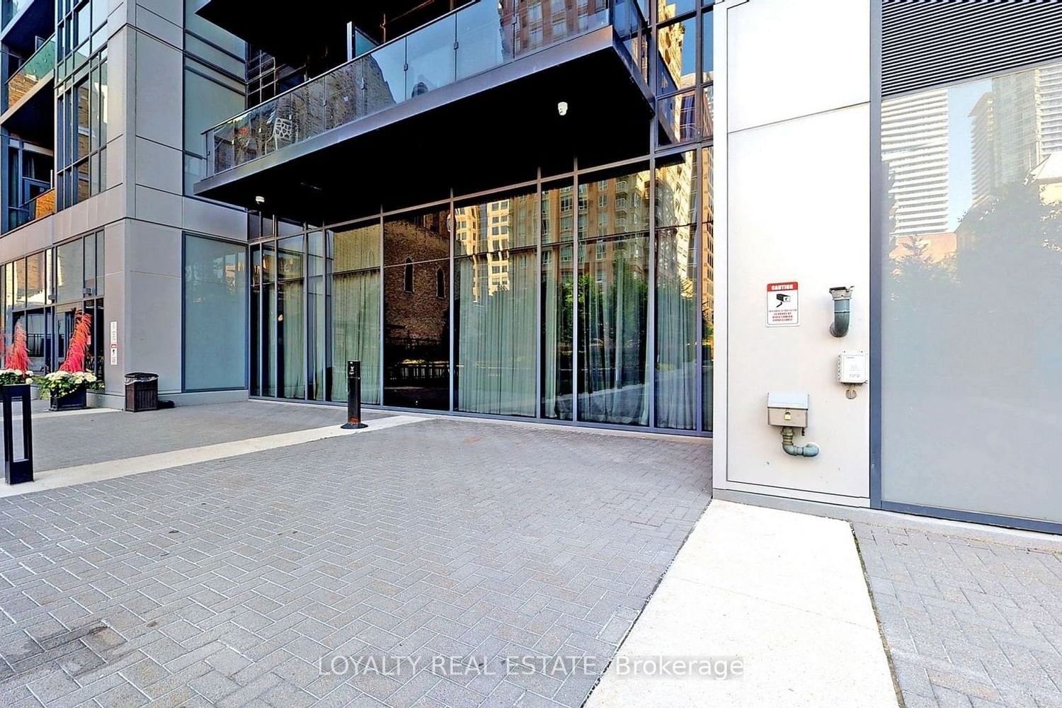 28 Ted Rogers Way, unit 1403 for rent - image #2