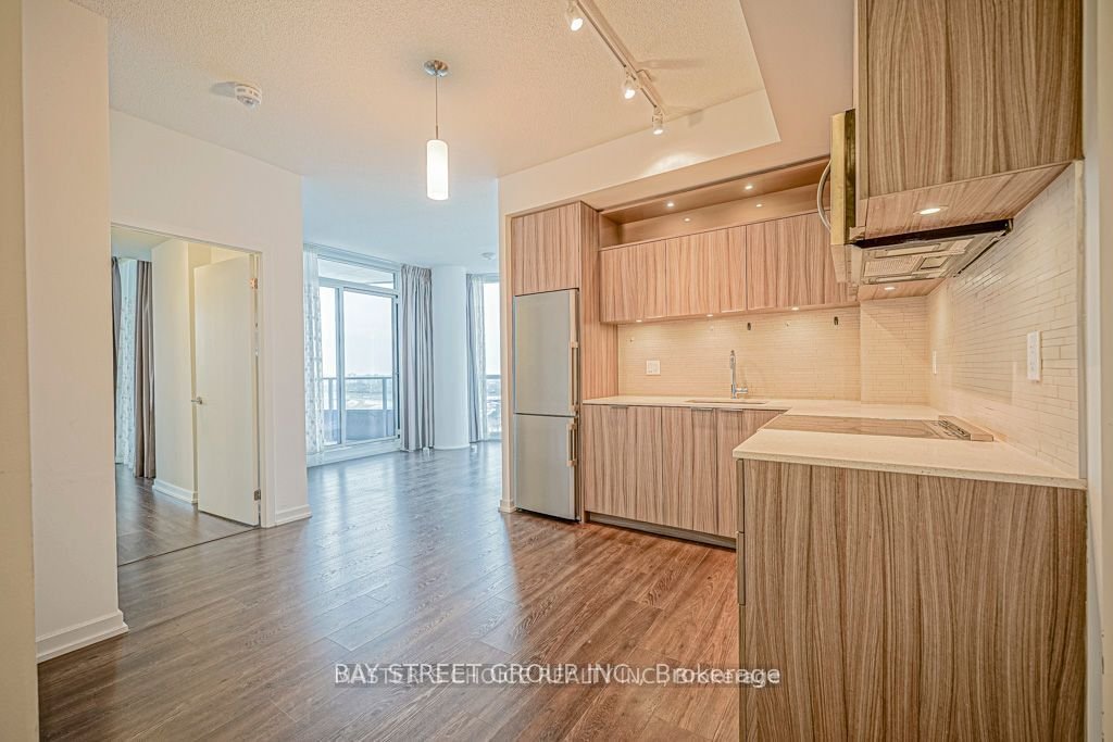 56 Forest Manor Rd, unit 1910 for rent - image #5