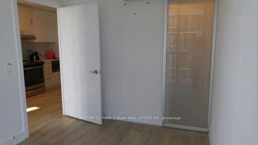 128 Fairview Mall Dr, unit 1410 for rent - image #5