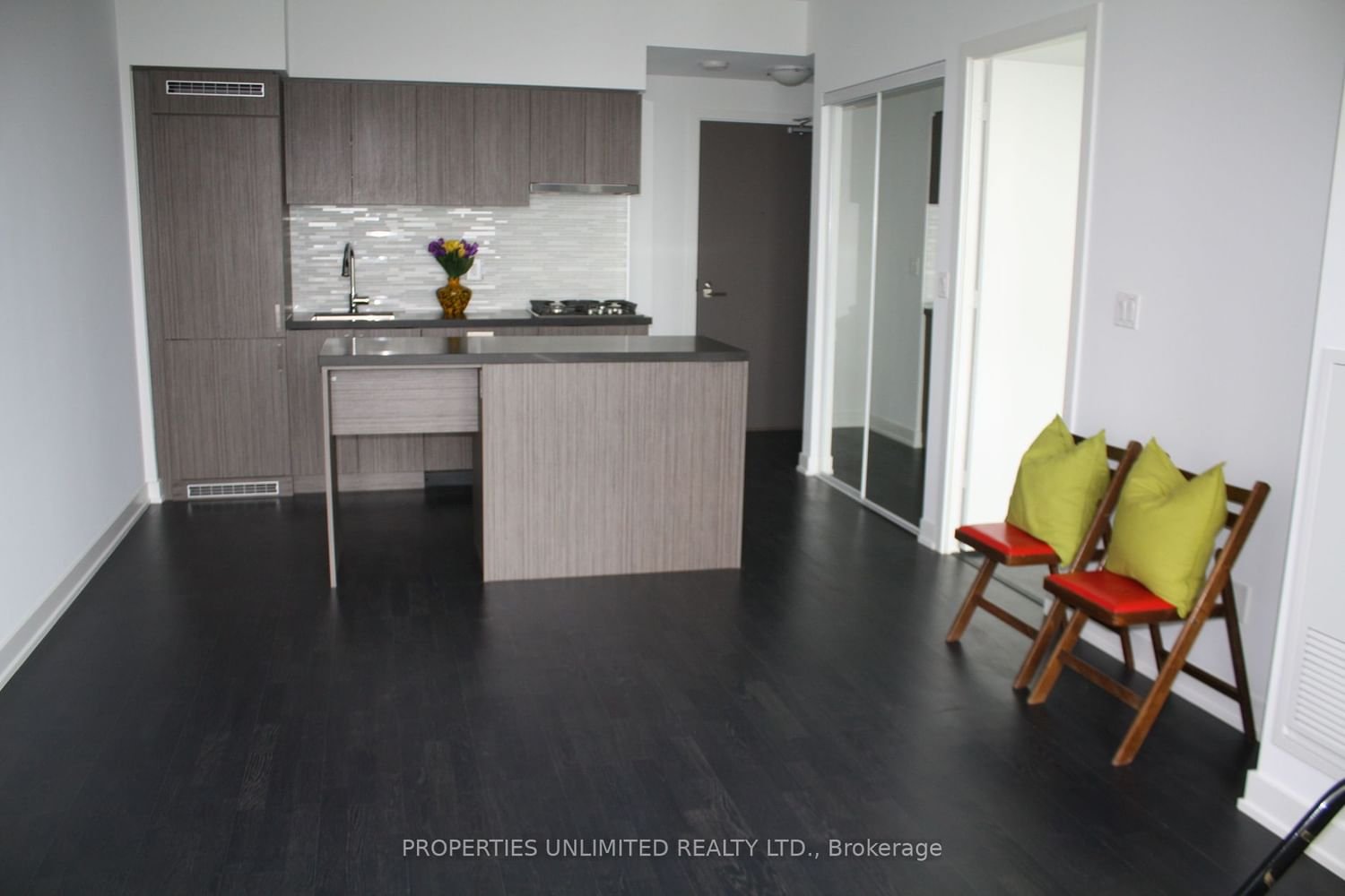 501 St. Clair Ave W, unit 1310 for rent - image #4