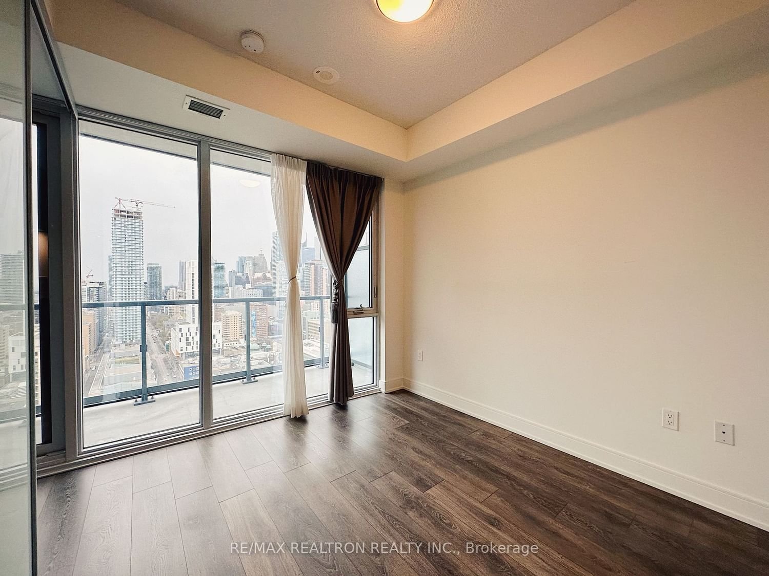 89 Mcgill St, unit 2610 for rent - image #10