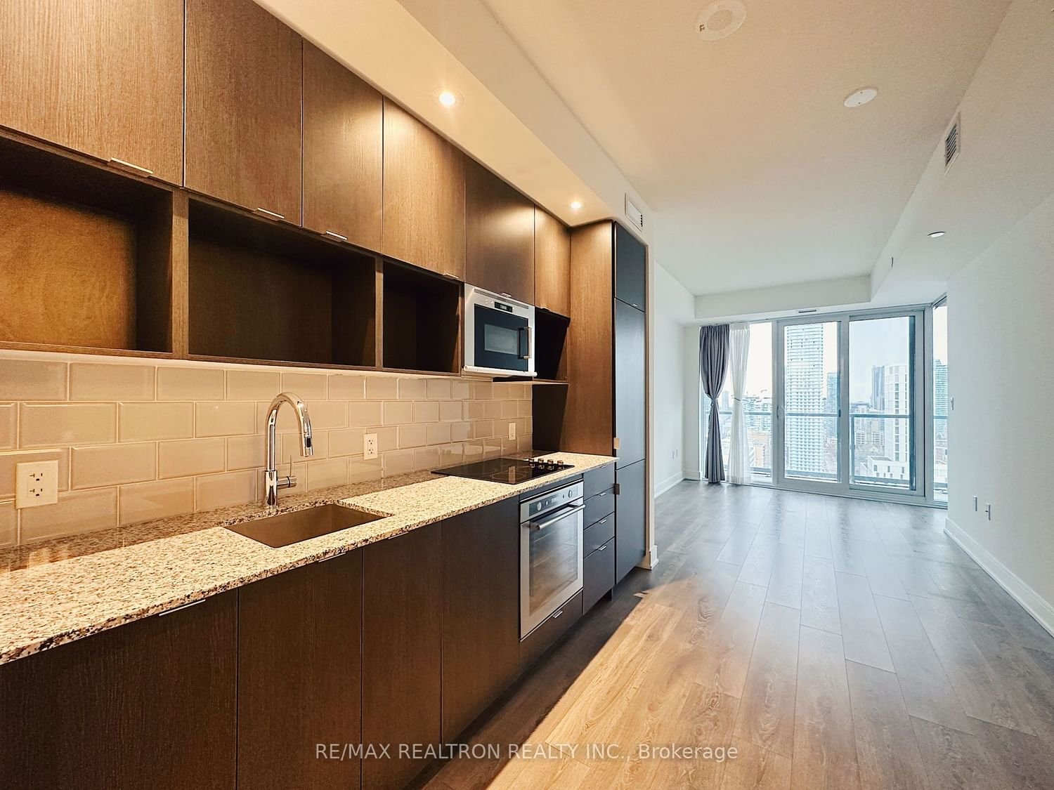 89 Mcgill St, unit 2610 for rent - image #3
