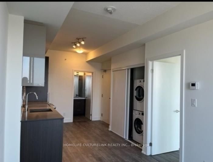 180 Fairview Mall Dr, unit 1907 for rent - image #7
