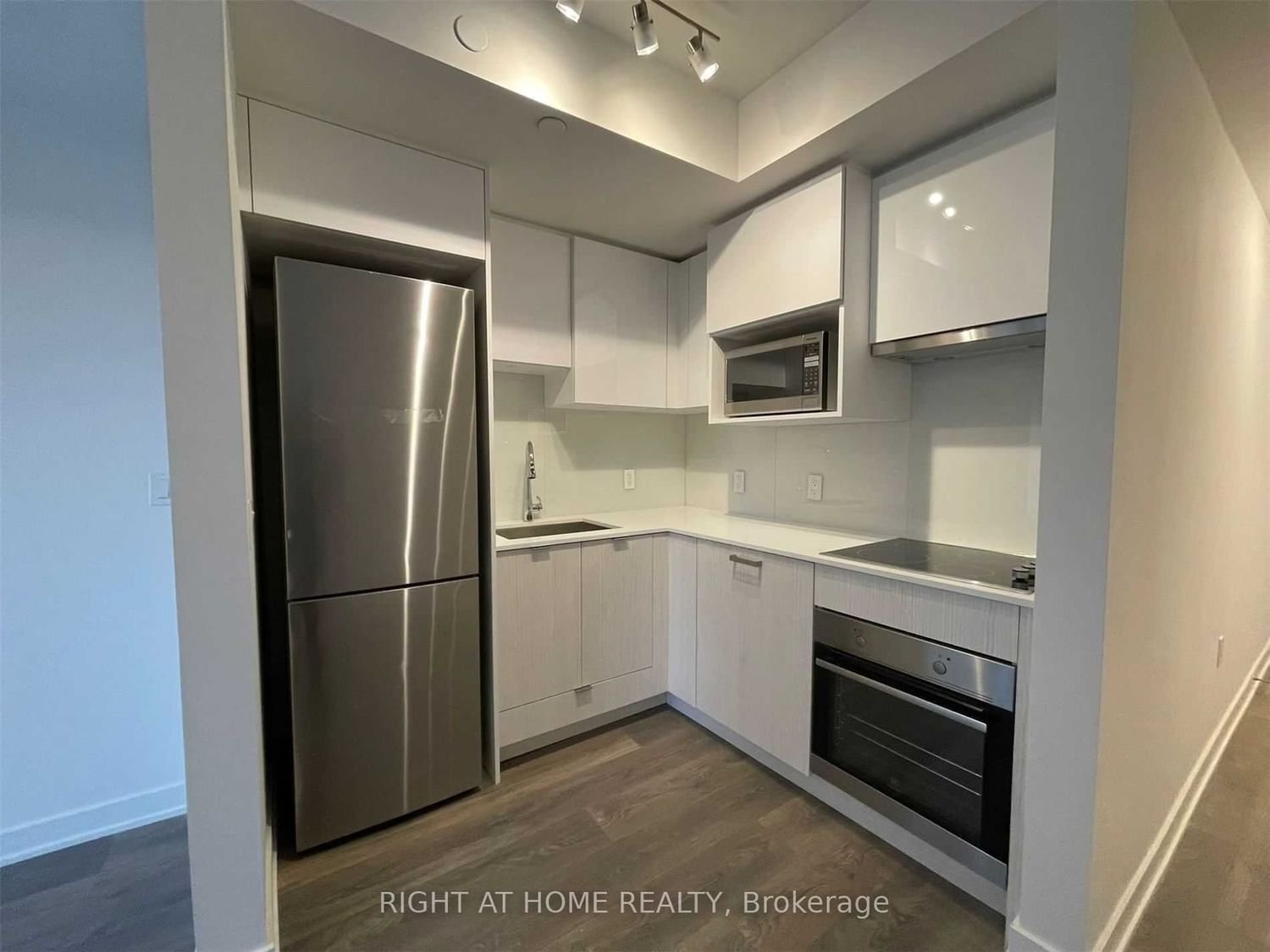 195 Redpath Ave, unit 3214 for sale - image #2