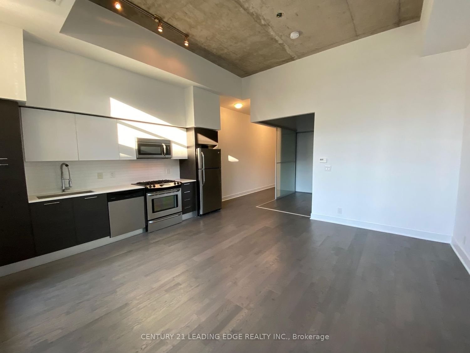399 Adelaide St W, unit 908 for rent - image #4