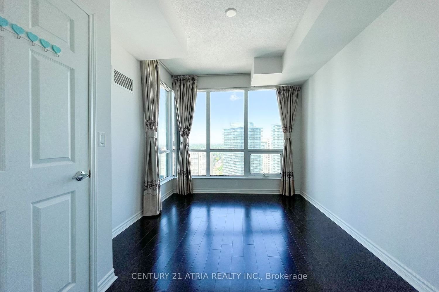 18 Holmes Ave, unit 1907 for rent - image #12