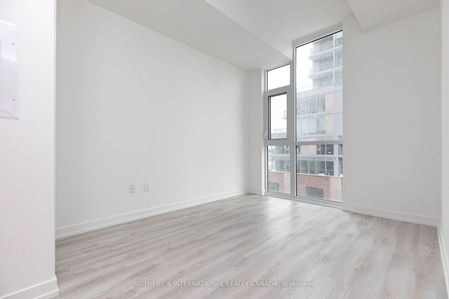33 Helendale Ave, unit 403 for rent - image #13