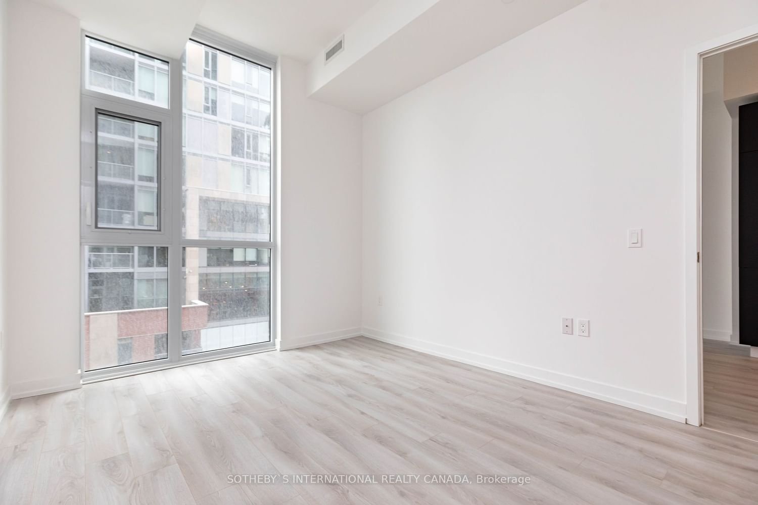 33 Helendale Ave, unit 403 for rent - image #15