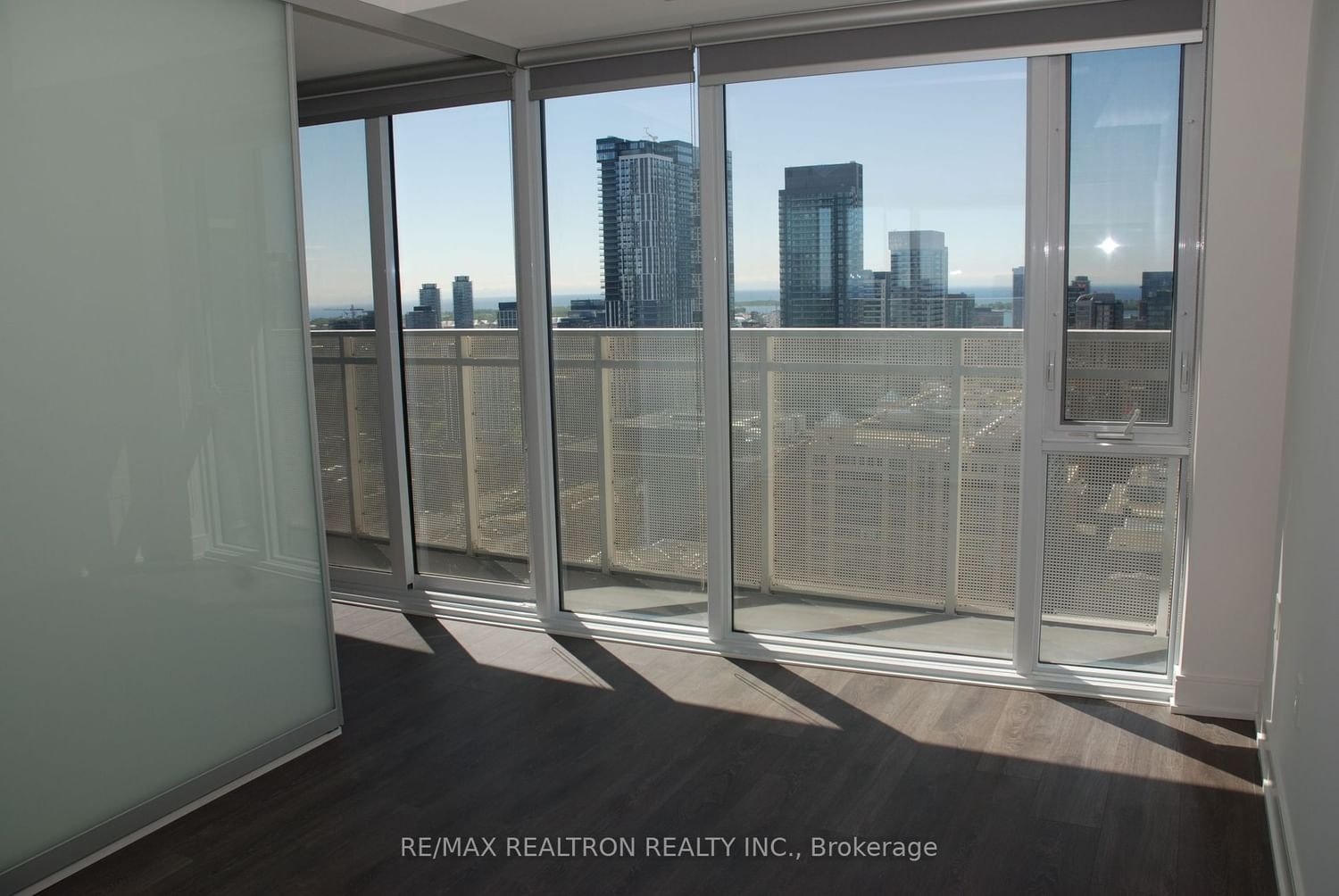 89 Mcgill St, unit 2810 for rent - image #8