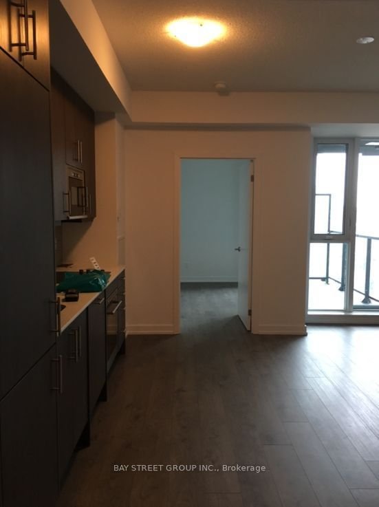 297 College St, unit 1501 for rent - image #4