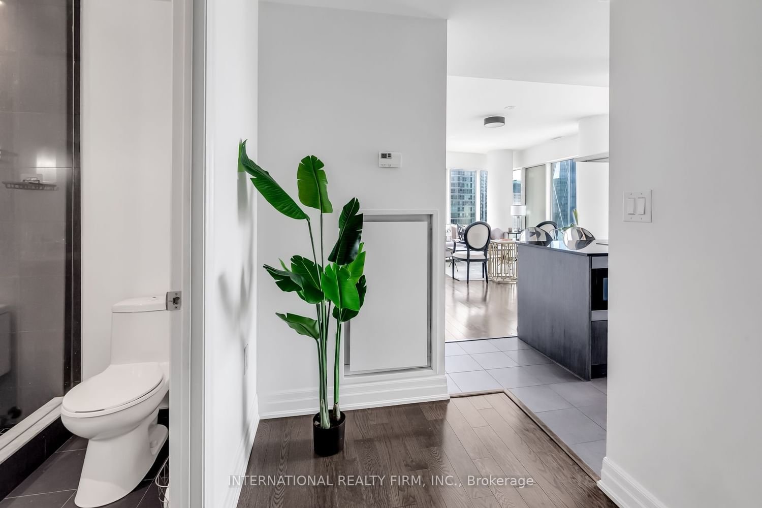 8 The Esplanade Ave, unit 2302 for sale - image #5