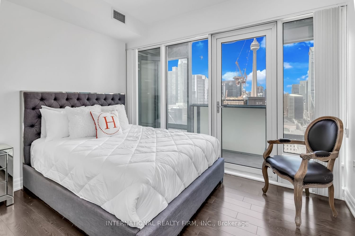 8 The Esplanade Ave, unit 2302 for sale - image #8