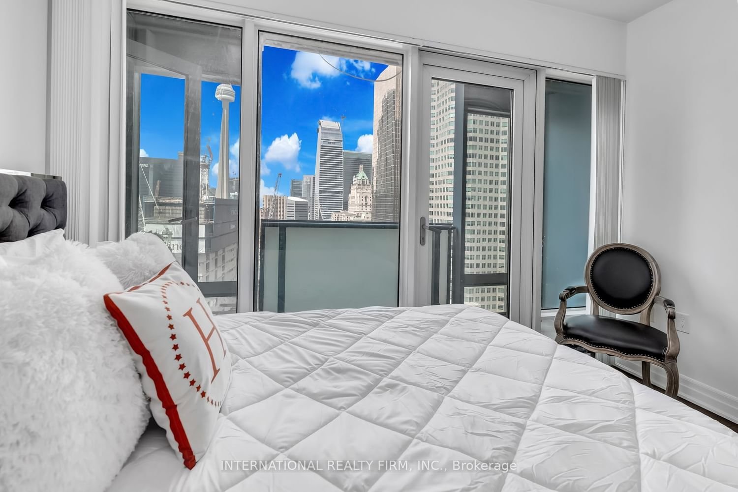 8 The Esplanade Ave, unit 2302 for sale - image #9